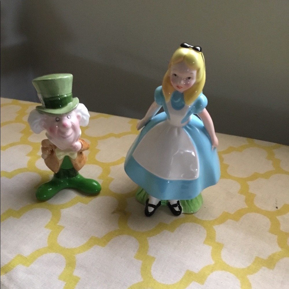 Old Alice in wonderland authentic figurines🍁🍁🍁
